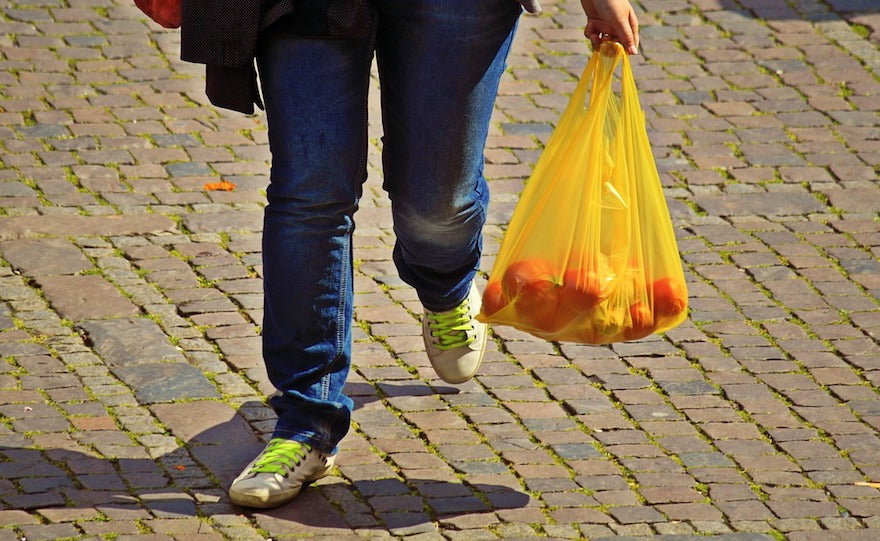 Normativa su sacchetti e buste di plastica